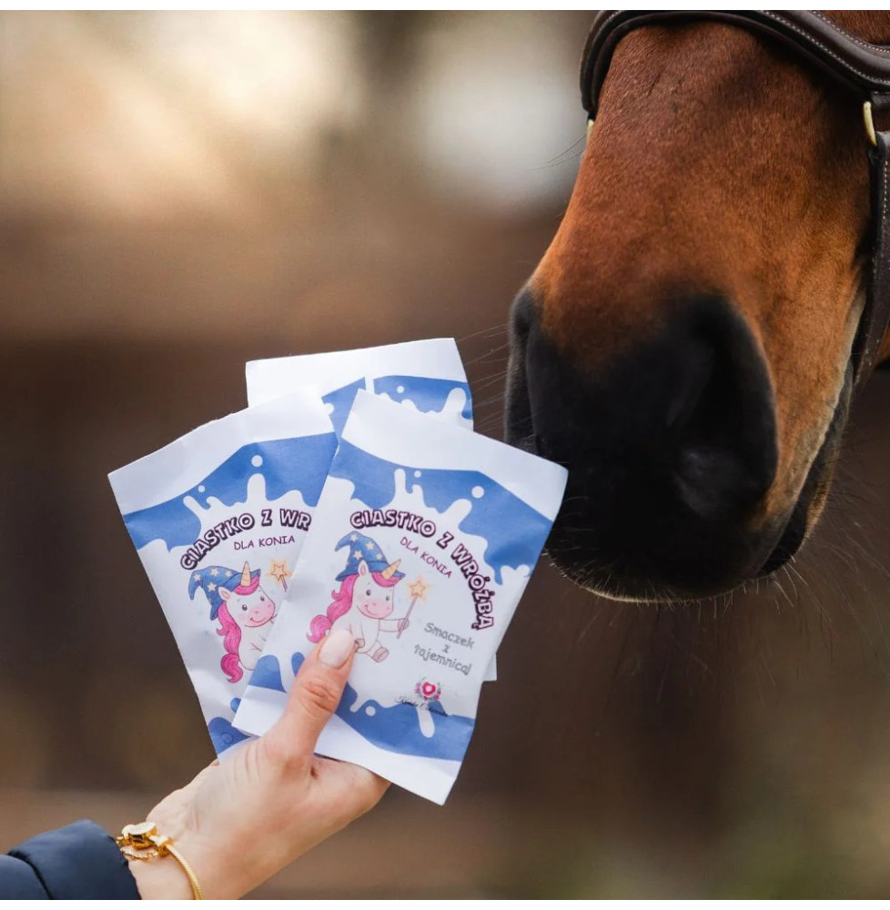 Ciastko z Wróżbą – Magiczny Smakołyk dla Koni Końska Cukierenka